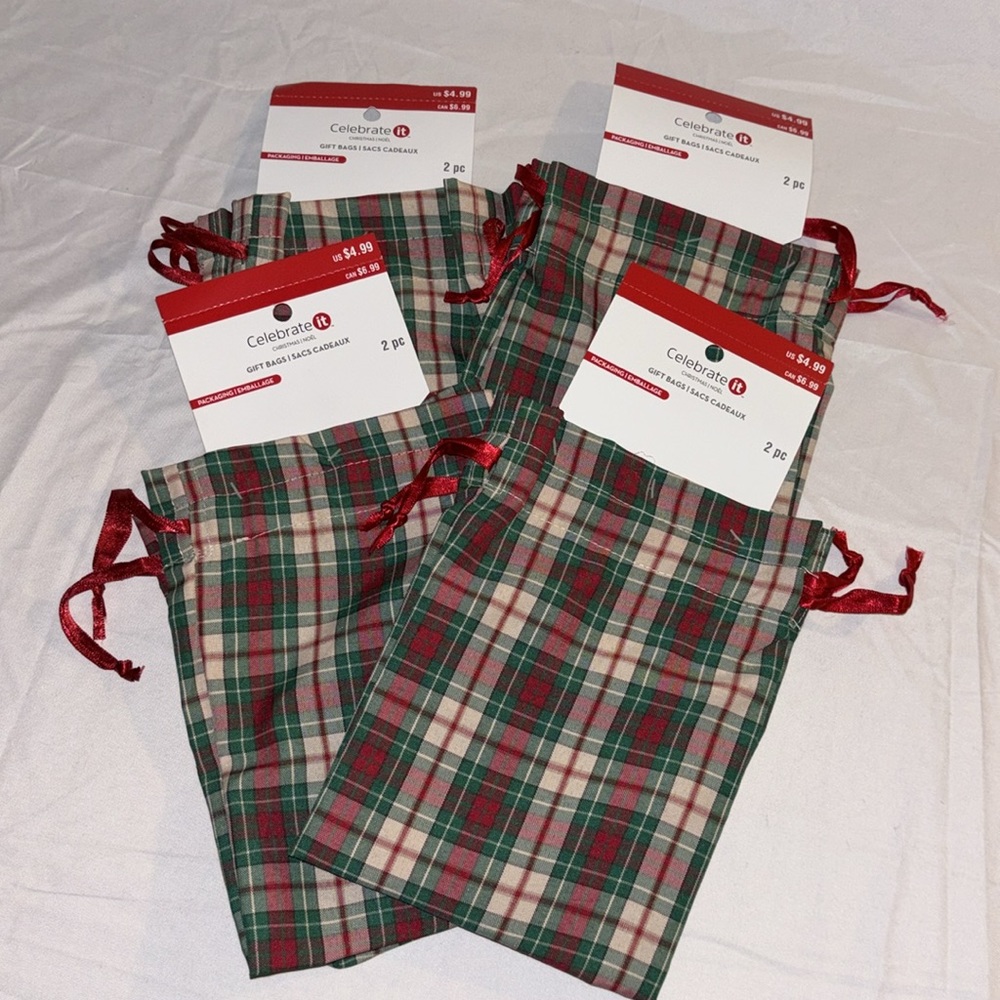 6 Bags - Celebrate It! 9” x 6.5” Plaid Gift Bags (2 per pack) NWT